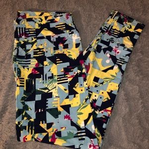 LuLaRoe Tall & Curvy Leggings